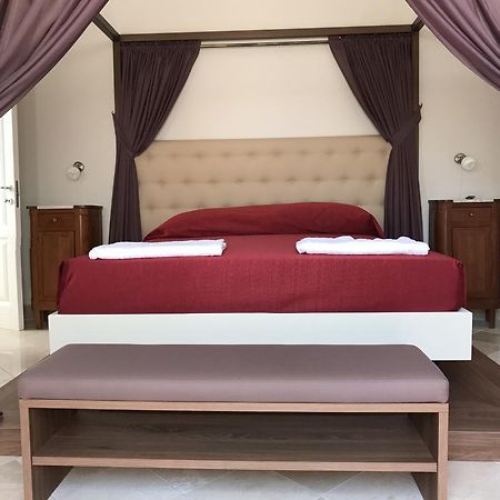 Palazzo Massari Hotel Лече Екстериор снимка