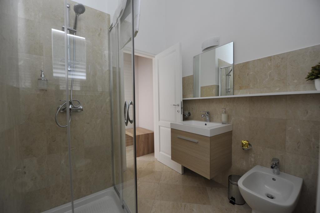 Palazzo Massari Hotel Лече Екстериор снимка