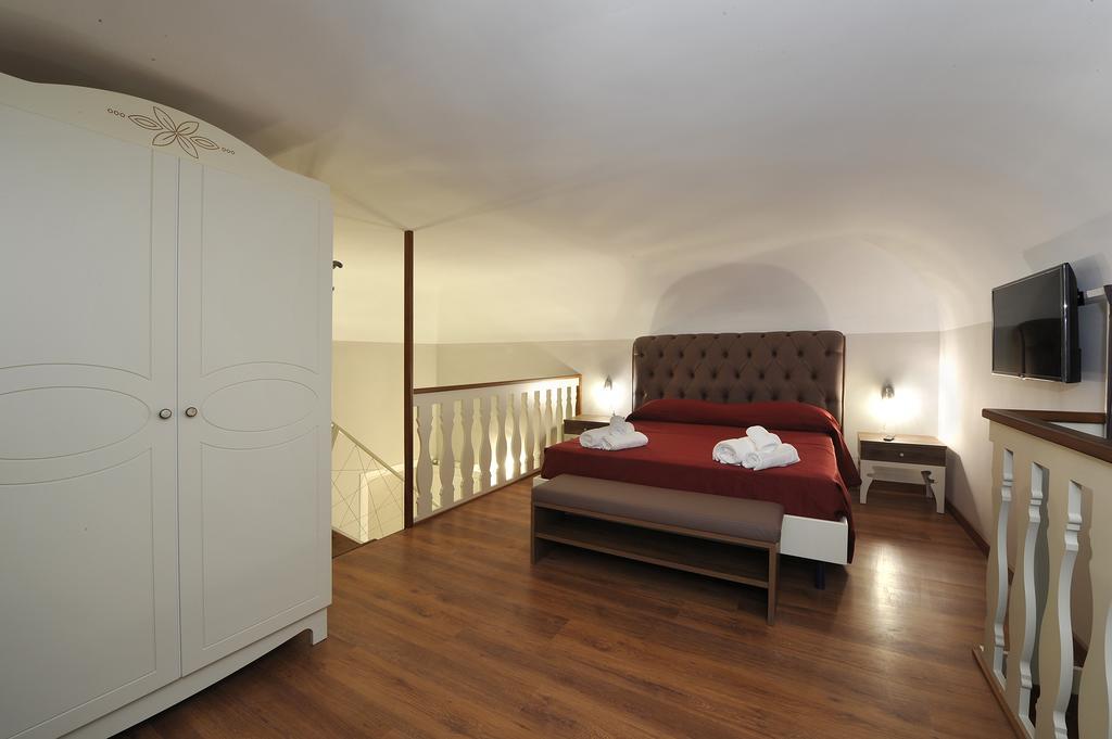 Palazzo Massari Hotel Лече Екстериор снимка