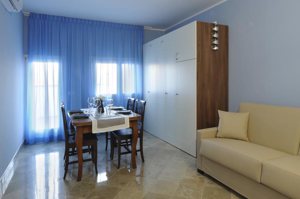 Palazzo Massari Hotel Лече Екстериор снимка