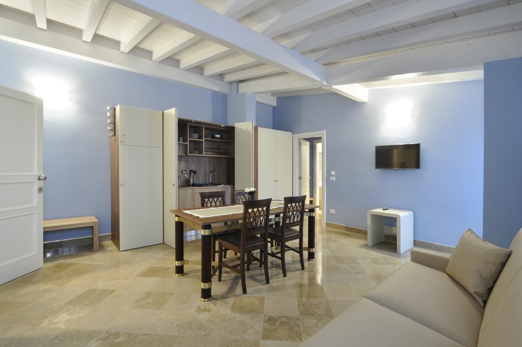 Palazzo Massari Hotel Лече Екстериор снимка