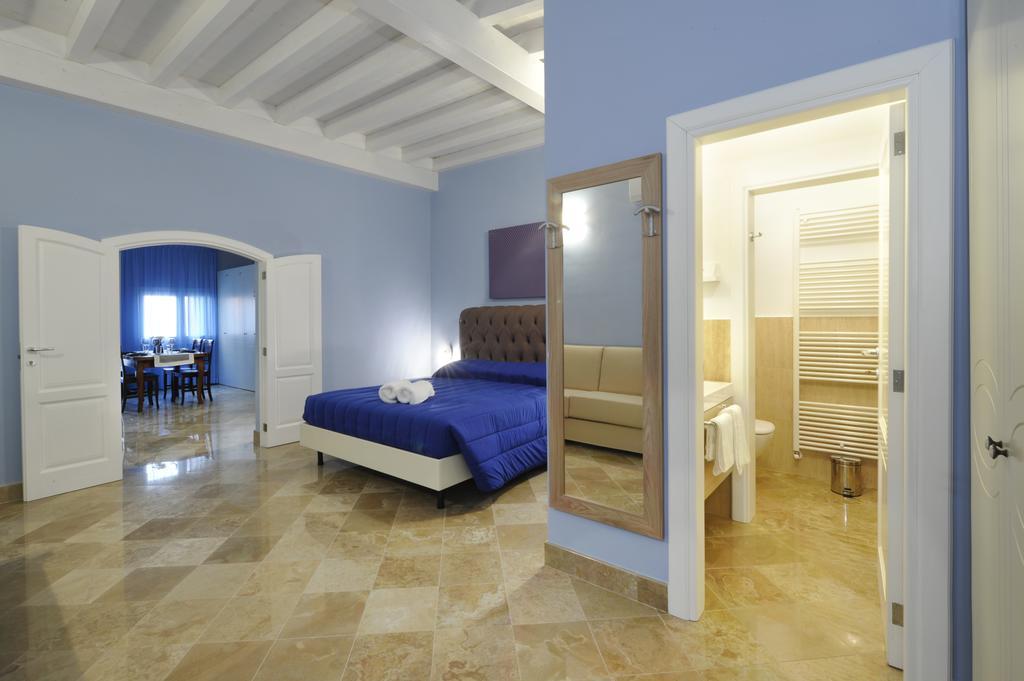 Palazzo Massari Hotel Лече Екстериор снимка