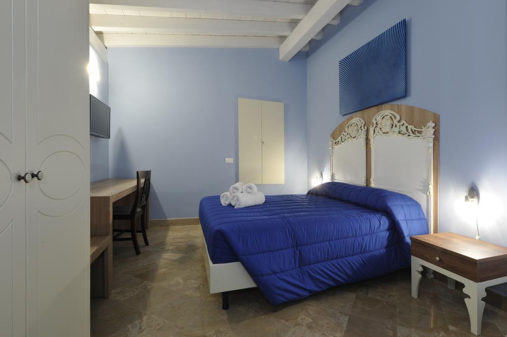 Palazzo Massari Hotel Лече Екстериор снимка