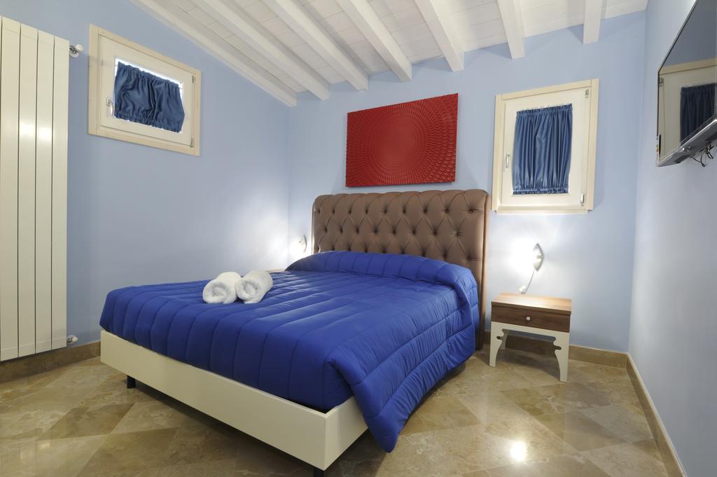 Palazzo Massari Hotel Лече Екстериор снимка