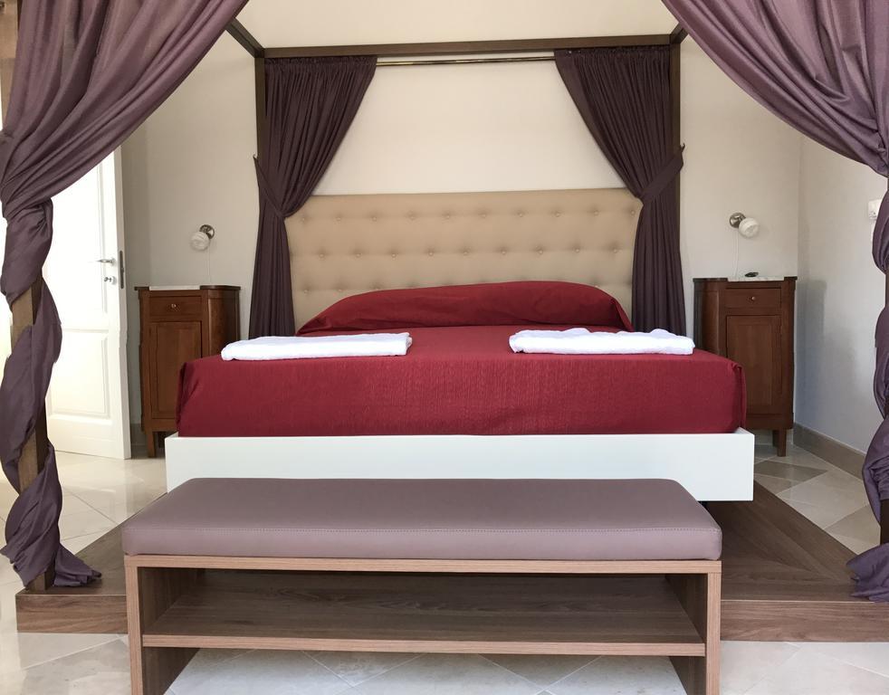 Palazzo Massari Hotel Лече Екстериор снимка