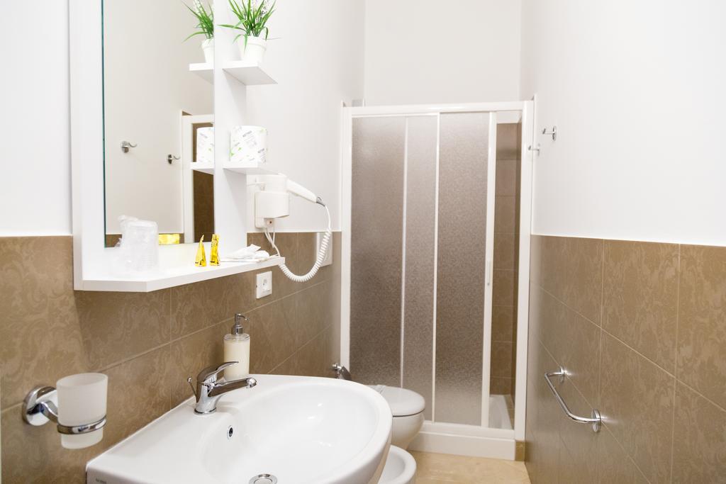 Palazzo Massari Hotel Лече Екстериор снимка